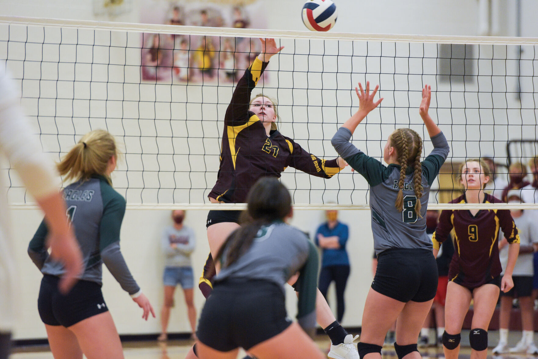 09-12-20 bh v tr volleyball 2.jpg